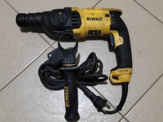 Перфоратор DeWalt 800 watt с ручкой, оригинальный - немецкий 100%