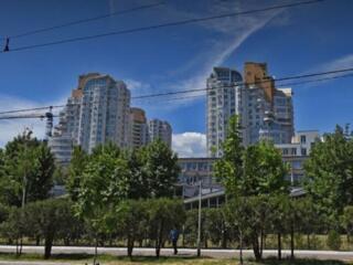 Продам 3-комнатную кв., Французский бульвар угол Довженко, 9/24 эт.