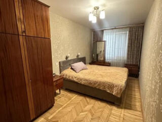 Продам  3х комнатную  квартиру на Адмиральском проспекте