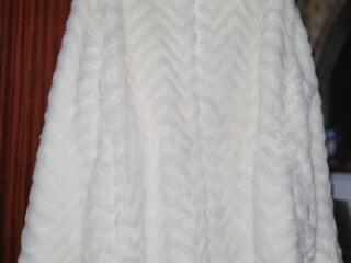 Белая шуба из искусственного меха с узором Шеврон - 3Xl. Торг уместен.