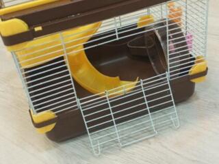 Продам клетку для хомяка. 200 рублей. Тирасполь. 777-25543.