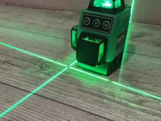 Новый аккумуляторный лазер 3D - 360 градусов цена 1200 рублей