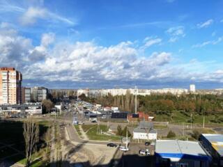 Продаю простору, з цікавим плануванням 2к. квартиру на Намиві