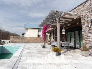 Vă propunem spre vânzare această casă,amplasată îns. Condrița. ...