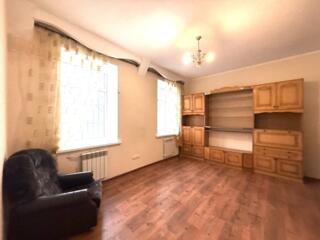 Продаю однокімнатну квартиру. Сухий фонтан. Бугський бульвар