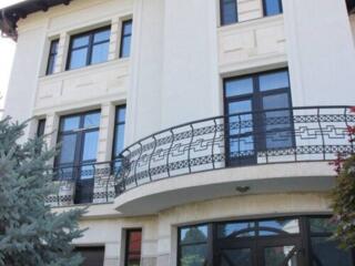 Casă cu 3 niveluri, sect. Telecentru Vă propunem spre chirie casă în .