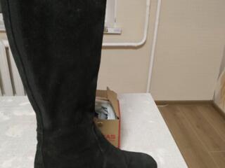 Продаются сапоги