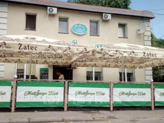 Предлагается к продаже фасадное, отдельно стоящее двухэтажное здание .