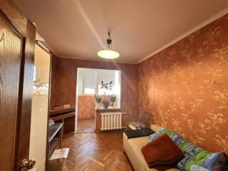 Предлагается к продаже трехкомнатная квартира на Владимира Великого. .