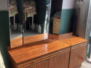 Продается трюмо 250 руб.