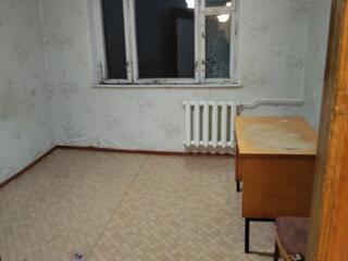 Сдам 2 комнаты в 3-комнатной квартире. 5й этаж. Очень теплая. Центр