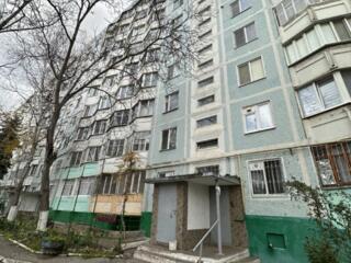 2-комнатная. 8/9. Ул Одесская. Серединка.