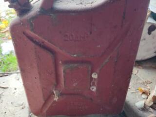 Канистры 20л б/у 5 штук