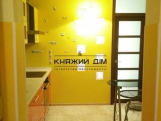 Оренда 2 кімнатної квартири з огородженою територією, 65 м2. 14/24 ...