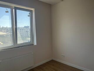 Продается светлая, просторная евродвушка с ремонтом (две полноценные .