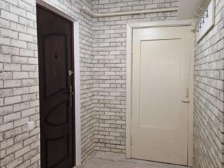 Отличная, после ремонта. Кухня в подарок!