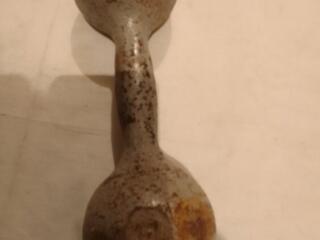 Продаю биту спортивную. Гантеля 3 кг.= 100 рублей. Вайбер. Телеграмм.