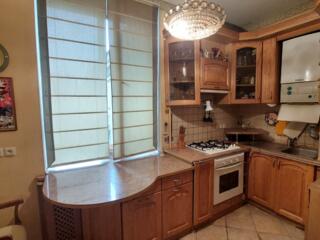 Продается 3-комнатная квартира ул. Приморская/ Военный Спуск