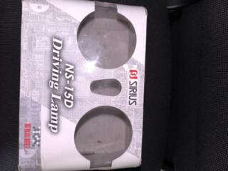 В продаже фары противотуманные, универсальные.