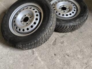 В продаже 2 ската на дисках Жигули.