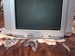 Продам 2 телевизора самсунг показывает отлично экран ровный