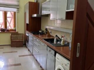 Продам квартиру 99.6 кв. м., 4/4, ул. Успенская/Маразлиевская.