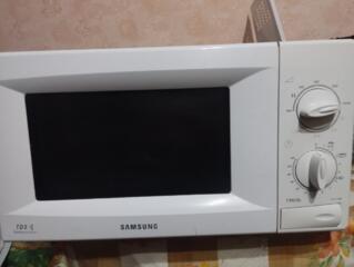 Микроволновка Samsung.