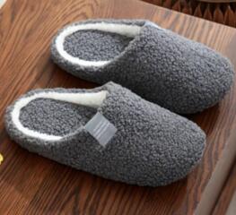 Продаются удобные домашние тапочки Разм.- 38; 39,5 -25 см.; -41.