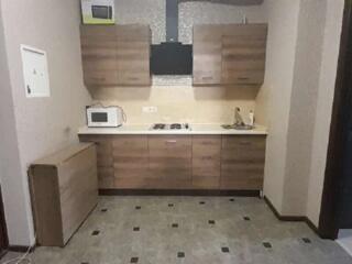 Продаётся однокомнатная квартира. Дарницкий район, улица Драгоманова, 