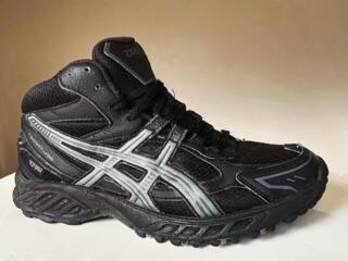 Asics оригинал размер 38-39, влагостойкие,