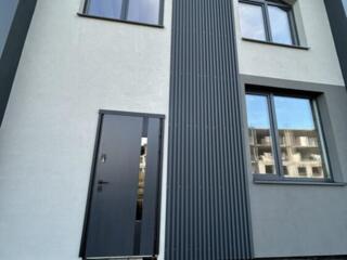 Продам двухэтажный кирпичный таунхаус, Лески.