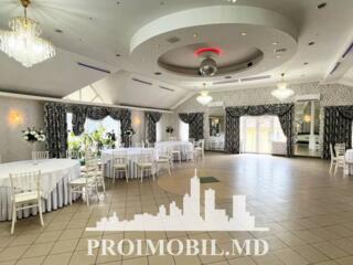 Spre chirie se oferă spațiu comercial cu sală de banchete și ...