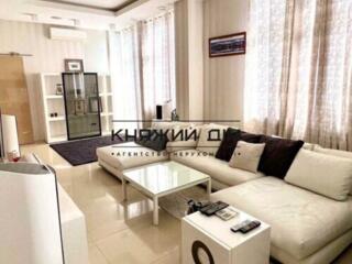 Оренда 2-х кімнатної ,вул.Софіївська 12 .Площа: 94/45/15 кв.м.6/6 ...