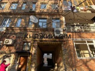 Квартира на вулиці Рейтарська 11 , 4 поверх 4 поверхового будинку. ...