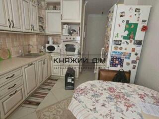 Продаж 3х кімнатної квартири пр. М.Бажана 7а. Квартира розташована на 