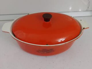 Продам новую эмалированную чугунную утятницу СССР