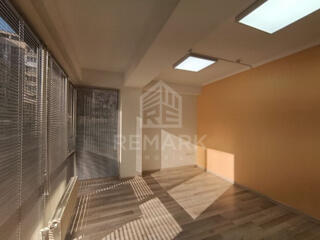 Chirie oficiu  cu loc de parcare, lângă CC SOIUZ. - Compartimentare ..