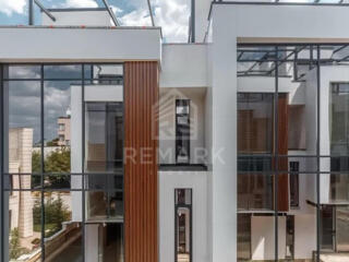 Townhouse pe str. Ciocârliei, în zonă premium, cu priveliște spre ...