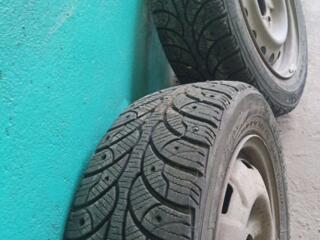Продам два колеса на железных дисках, зима