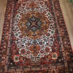 Ковер шерстяной 1.80×2.90м. б/у в отличном состоянии.