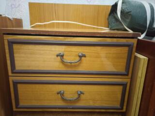 Продам тумбочки прикроватные