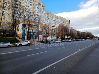 Spațiu comercial amplasat pe una din cele mai active străzi a ...