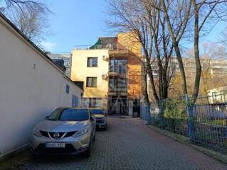 Chirie oficiu  cu loc de parcare în inima sect. Râșcani. - ...