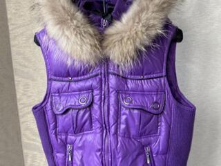 Vestă p/u femei, glugă detașabilă cu blana naturală. Mărime: S.