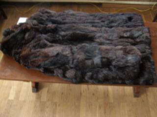 Шуба из голубой белки р. M - 5000 л., шуба из выдры с лисьим воротнико