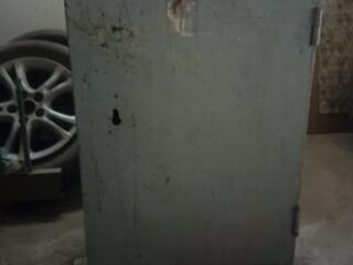 Металлический шкафчик