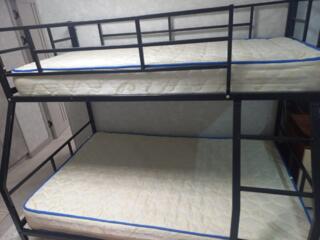 Продам двухъярусную металлическую кровать