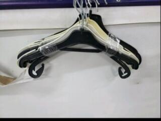 Продаются вешалки