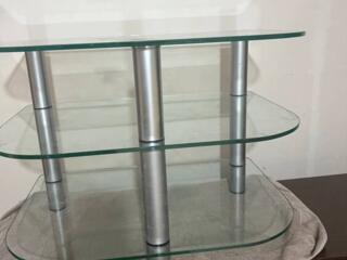 Стеклянный столик-тумба, 3 яруса, перегородки между ярусами надежные,