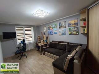 Продается 3 к. квартира на Красных Казармах 2 эт. Студия